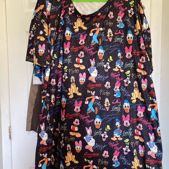 Brand new Disney top - Picture 2 of 2